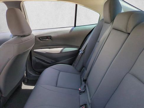 Used 2025 Toyota Corolla LE FWD image 17