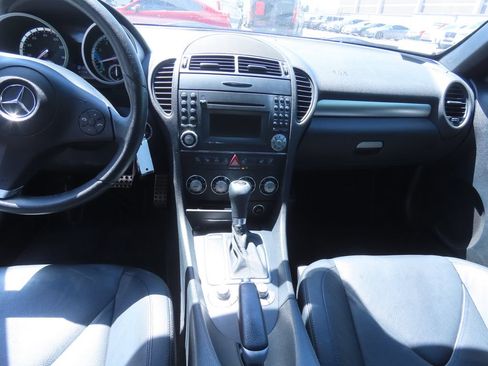 Used 2009 Mercedes-Benz SLK 300 image 7