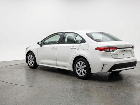 Used 2025 Toyota Corolla LE image 6