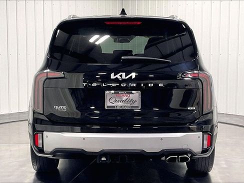 Used 2024 Kia Telluride EX w/ EX Captain's Chair Package AWD/4WD image 4