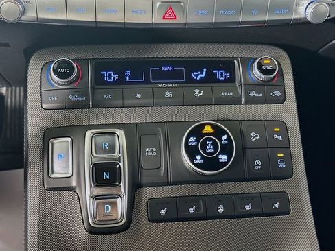 Used 2021 Hyundai Palisade Calligraphy image 17