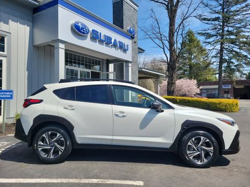 Certified 2024 Subaru Crosstrek 2.0i Premium image 2