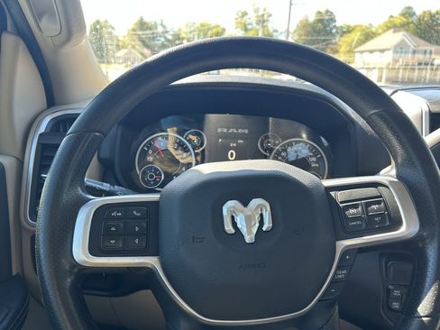 Used 2022 RAM 3500 Big Horn image 16