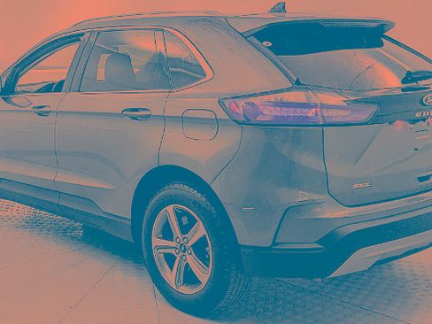 Certified 2023 Ford Edge SEL w/ Convenience Package AWD/4WD image 4