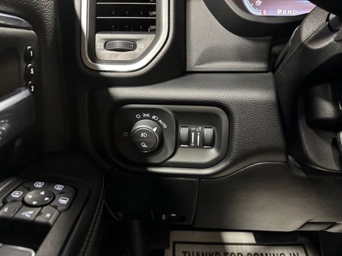 Used 2026 RAM 2500 Laramie AWD/4WD image 17