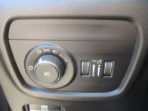 Used 2021 Jeep Grand Cherokee L Limited image 30