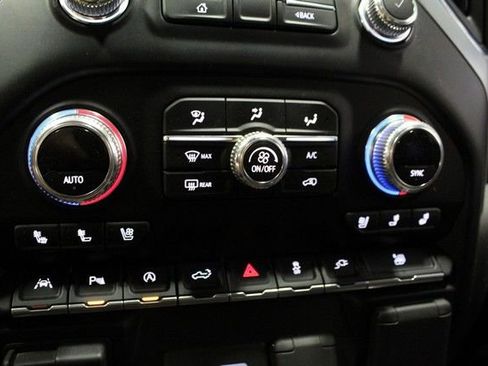 Used 2021 GMC Sierra 1500 SLT w/ SLT Premium Plus Package AWD/4WD image 27