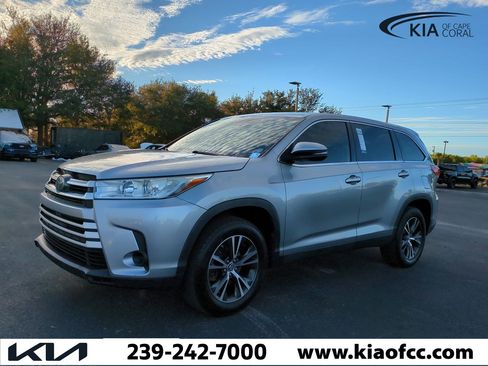 Used 2019 Toyota Highlander LE image 8