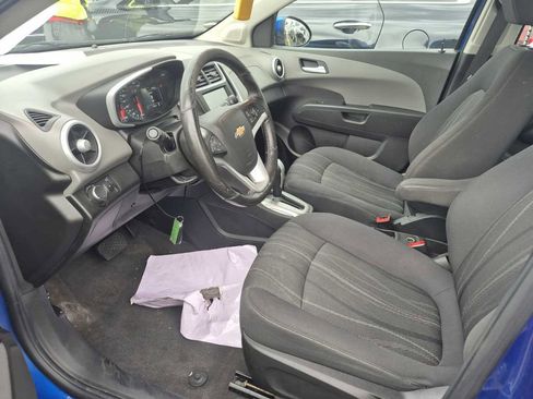 Used 2017 Chevrolet Sonic LT w/ Convenience Package FWD image 3