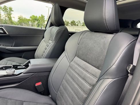 New 2025 Mitsubishi Outlander SE image 30