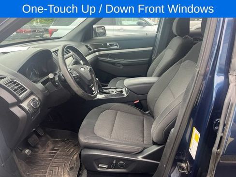 Used 2017 Ford Explorer XLT w/ Equipment Group 201A AWD/4WD image 7