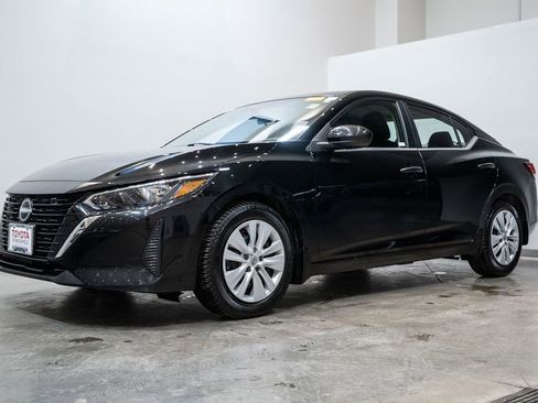 Used 2025 Nissan Sentra S image 3