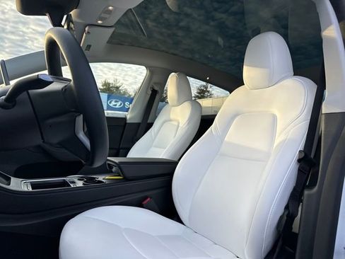 Used 2024 Tesla Model Y Long Range image 13