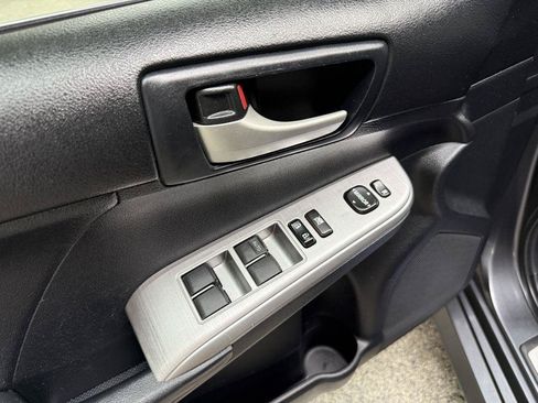 Used 2012 Toyota Camry SE FWD image 21