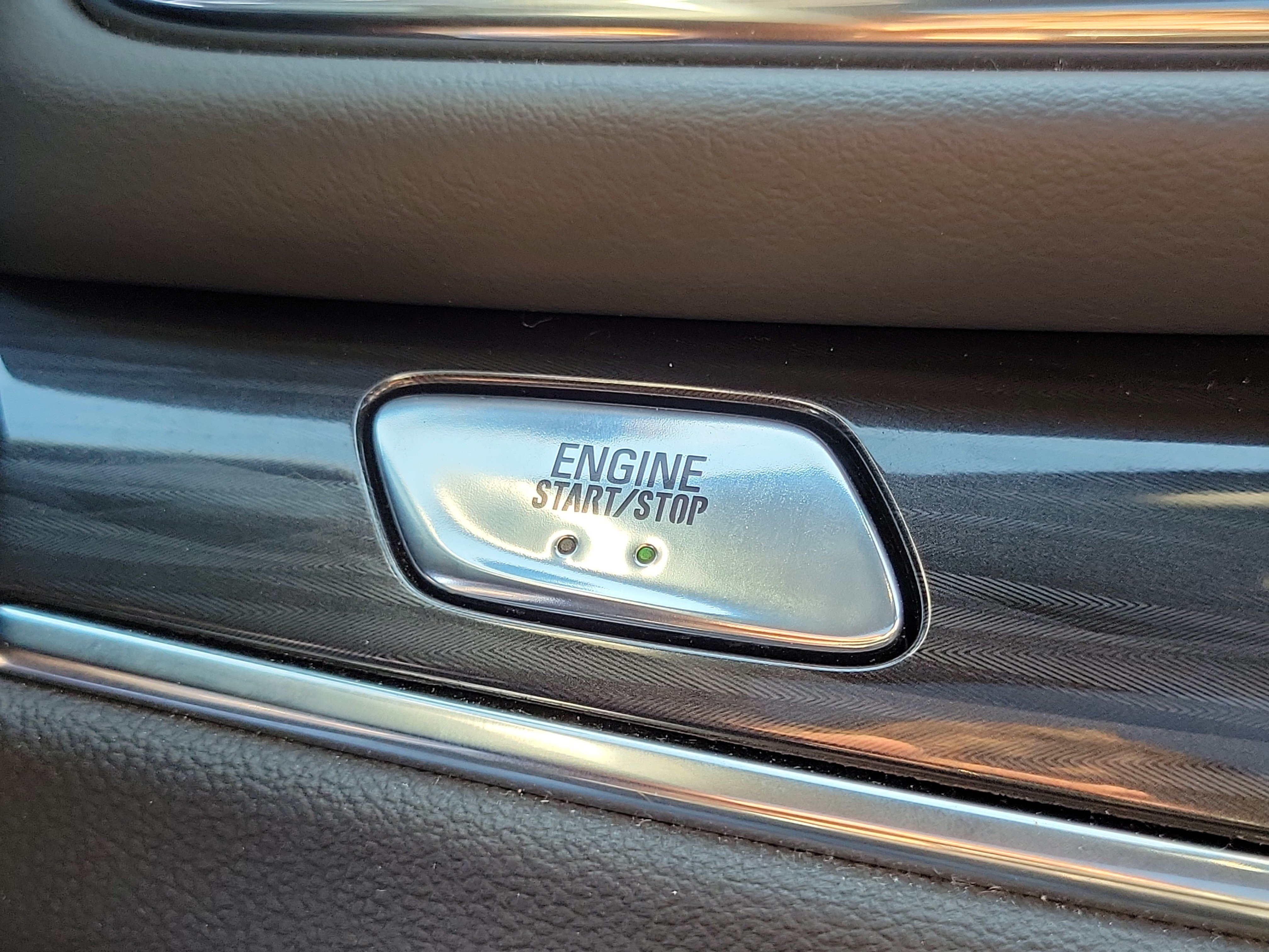Used 2024 Buick Enclave Essence w/ Experience Buick Package FWD image 28