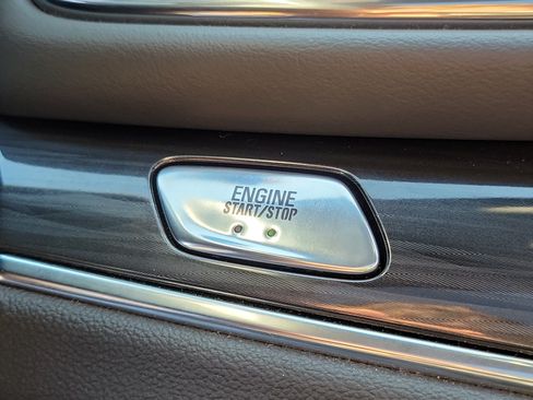 Used 2024 Buick Enclave Essence w/ Experience Buick Package FWD image 28