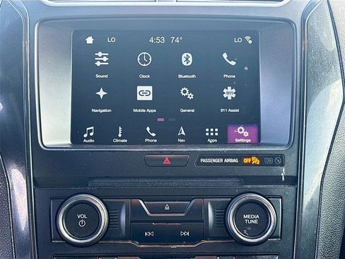 Used 2018 Ford Explorer XLT w/ Equipment Group 201A image 16