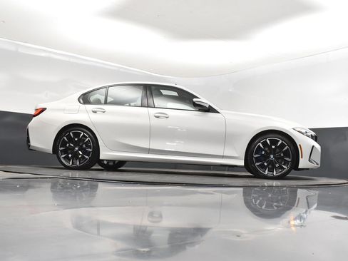 New 2026 BMW 330i Sedan w/ M Sport Package image 43