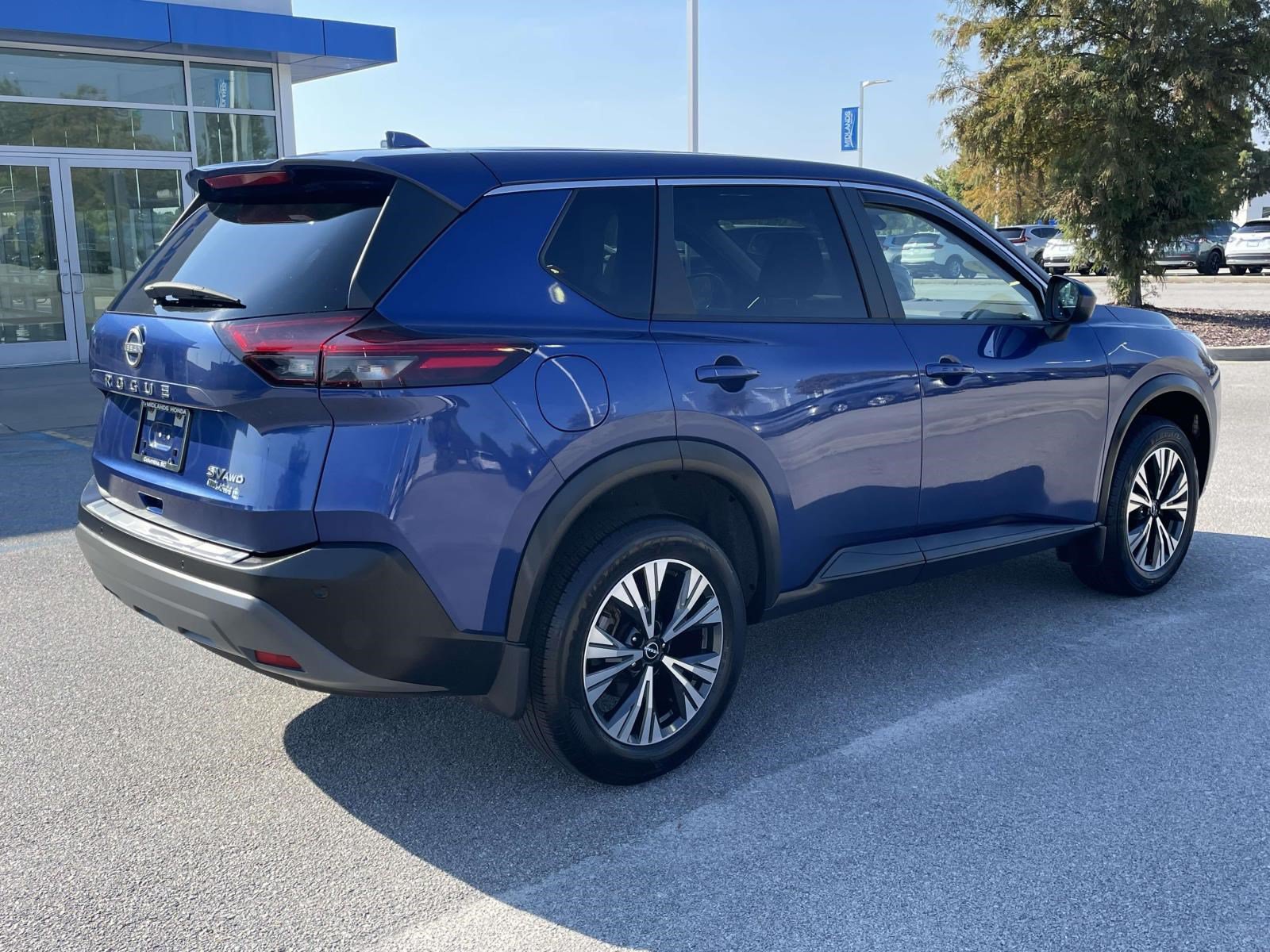 Used 2023 Nissan Rogue SV AWD/4WD image 6