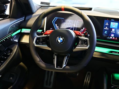 New 2027 BMW M5 w/ Executive Package AWD/4WD image 31