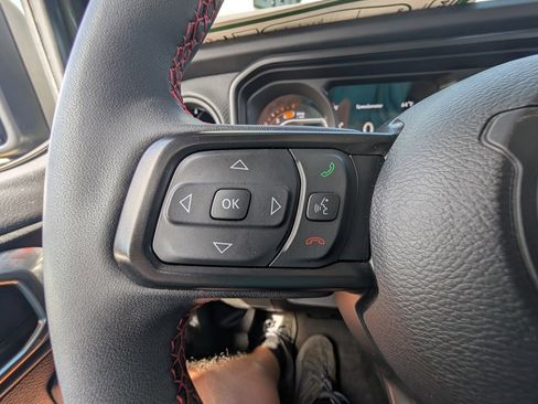 Used 2024 Jeep Wrangler Unlimited Rubicon w/ Capability Package image 24