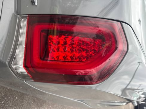 Used 2019 Chrysler 300 S image 38