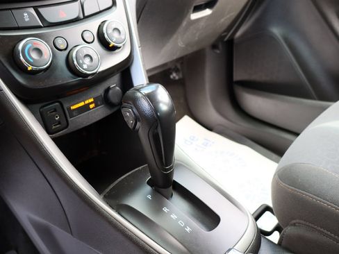Used 2020 Chevrolet Trax LS w/ LPO, Protection Package FWD image 21