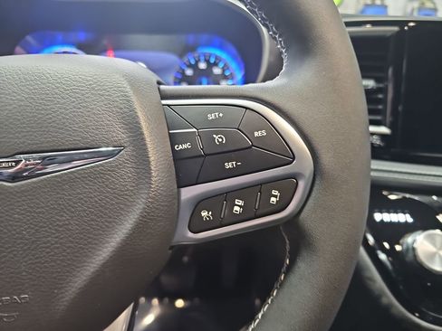 New 2026 Chrysler Pacifica Select image 20