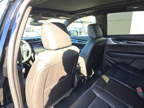 Used 2025 Cadillac XT5 Premium Luxury image 18