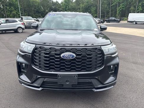 Used 2025 Ford Explorer ST-Line w/ ST-Line Street Pack AWD/4WD image 2