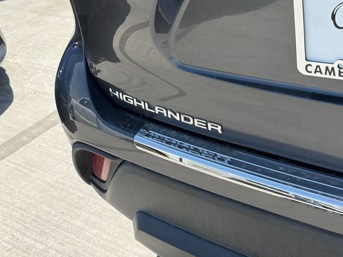 Used 2020 Toyota Highlander XLE FWD image 5