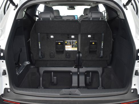 Used 2026 Toyota Sienna XLE FWD image 21