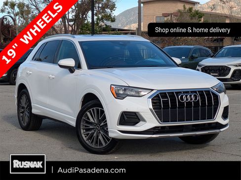 Used 2022 Audi Q3 2.0T Premium w/ Convenience Package image 1