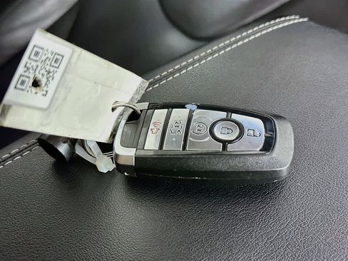 Used 2017 Ford Edge Titanium w/ Equipment Group 302A AWD/4WD image 22