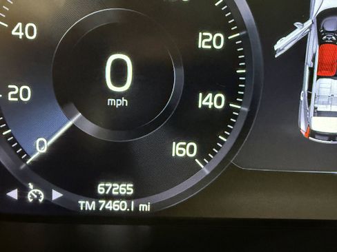 Used 2021 Volvo XC40 T5 Momentum AWD/4WD image 9