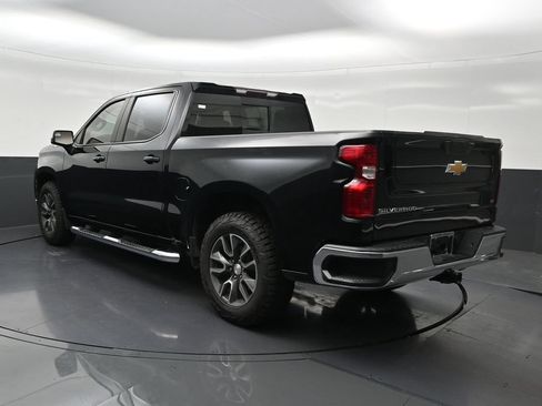 Used 2022 Chevrolet Silverado 1500 LT w/ Convenience Package II RWD image 3