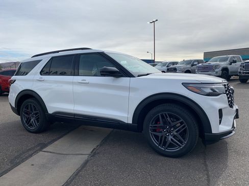 New 2026 Ford Explorer ST image 17