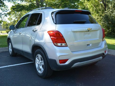 Used 2018 Chevrolet Trax LT w/ LT Convenience Package FWD image 7
