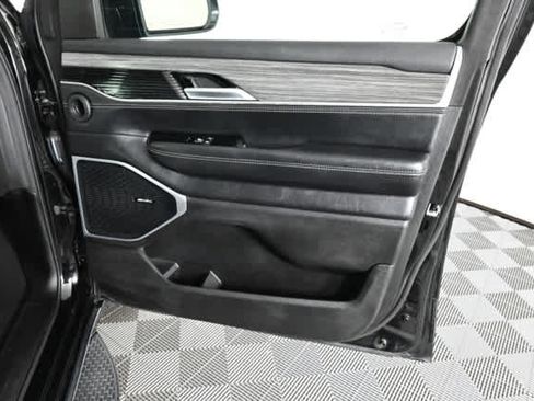 Used 2024 Jeep Wagoneer L Series II w/ Flexible Seating Group image 13