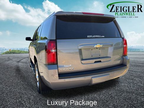 Used 2017 Chevrolet Tahoe LT w/ LT Signature Package AWD/4WD image 4