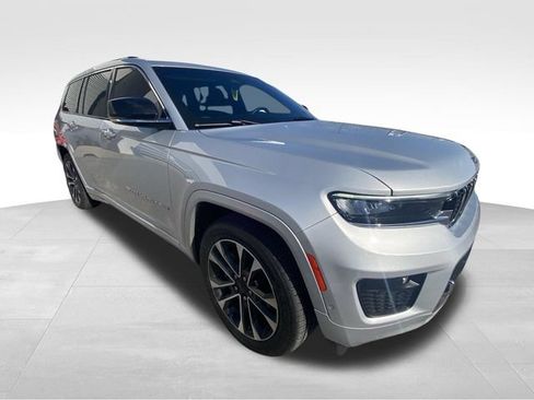 Used 2022 Jeep Grand Cherokee L Overland w/ Luxury Tech Group IV AWD/4WD image 13