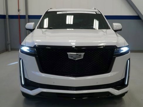 Certified 2024 Cadillac Escalade Sport w/ LPO, ONYX Package image 9