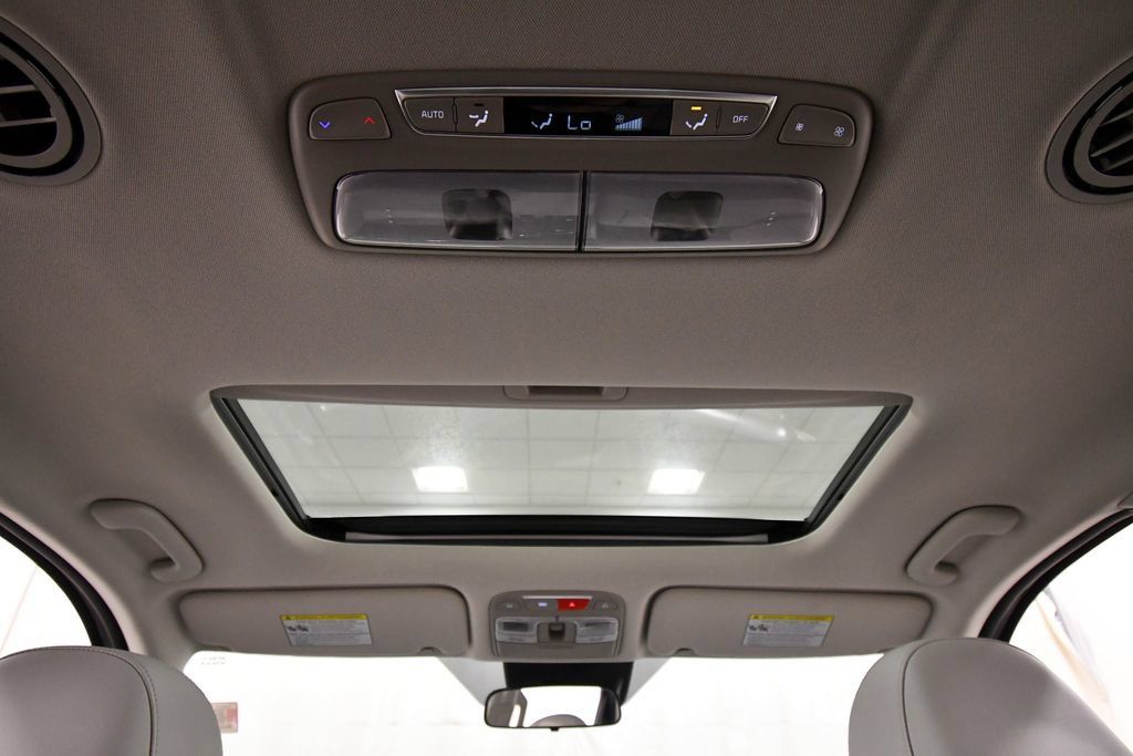 Certified 2024 Kia Telluride S w/ S Sunroof Package AWD/4WD image 16