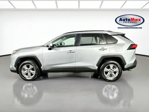 Used 2025 Toyota RAV4 XLE AWD/4WD image 8
