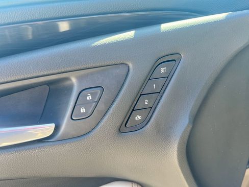 Used 2019 Buick Envision Essence AWD/4WD image 16
