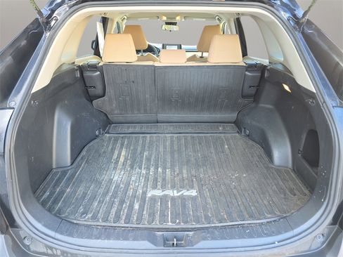 Used 2019 Toyota RAV4 LE image 14