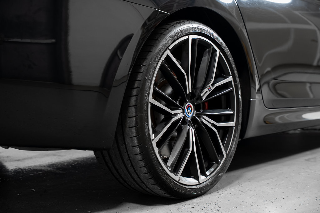 Used 2023 BMW M550i xDrive AWD/4WD image 8