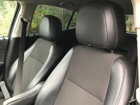 Used 2020 Buick Encore Preferred AWD/4WD image 7