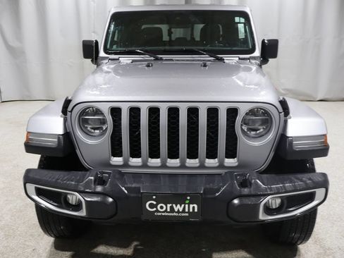 Used 2020 Jeep Gladiator Overland AWD/4WD image 8
