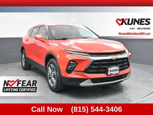 Used 2025 Chevrolet Blazer LT FWD image 1